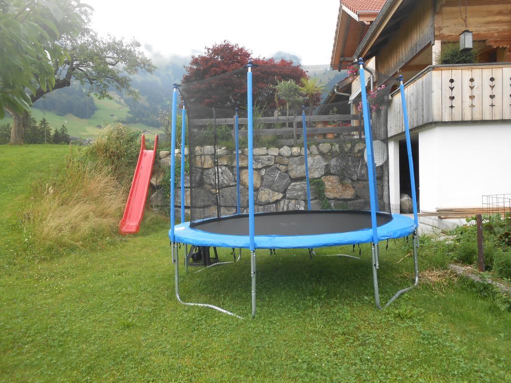Terminus Reinisch Apartamento Frutigen Quarto foto